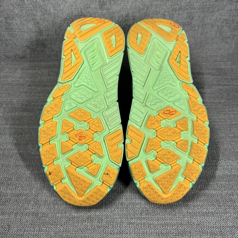 Hoka One One hoka one